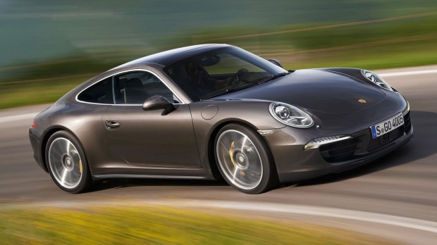 2013_porsche_911_carrera_4_leaked_02_1-0827