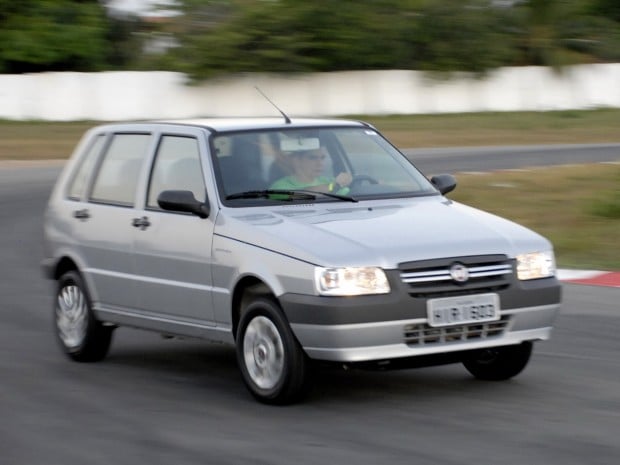 S11 ARQUIVO 28-08-2008 ECONOMIA Fiat Uno Mille Economy 2009. Fotos: Divulgação.