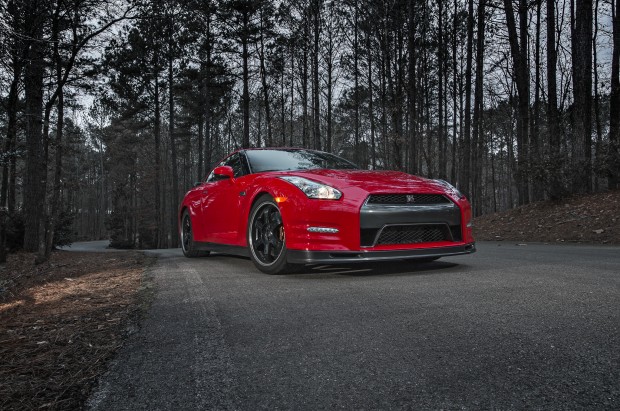 2014-Nissan-GT-R-Track-Edition-front-three-quarters