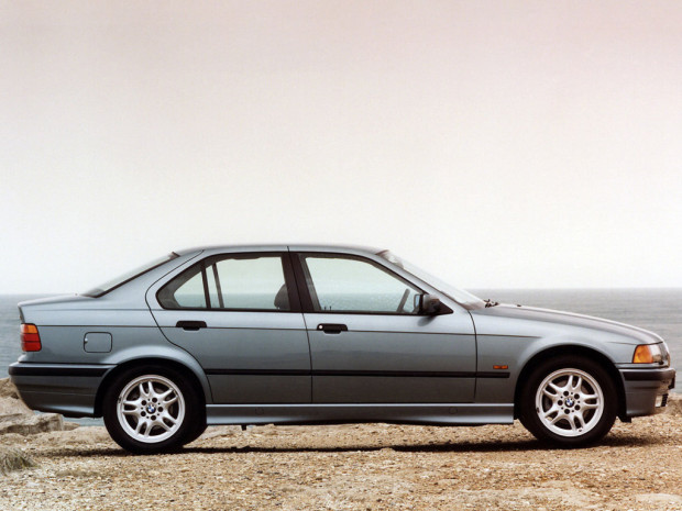 bmw_320i_sedan_uk-spec_1