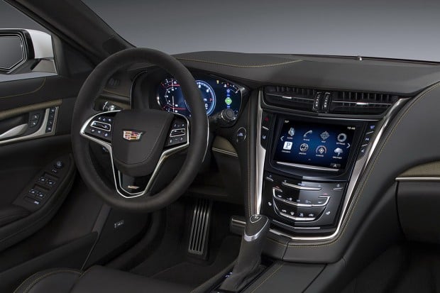 2016-Cadillac-CTS-V-Sedan-17