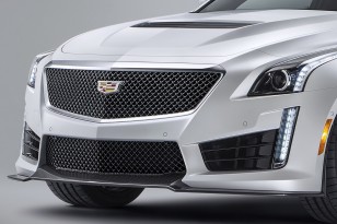 2016-Cadillac-CTS-V-Sedan-18