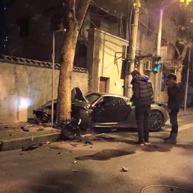 Porsche  918 Spyder Crash In China 02