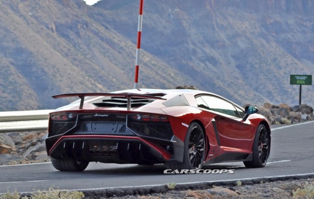 Lamborghini-Aventador-SV-6