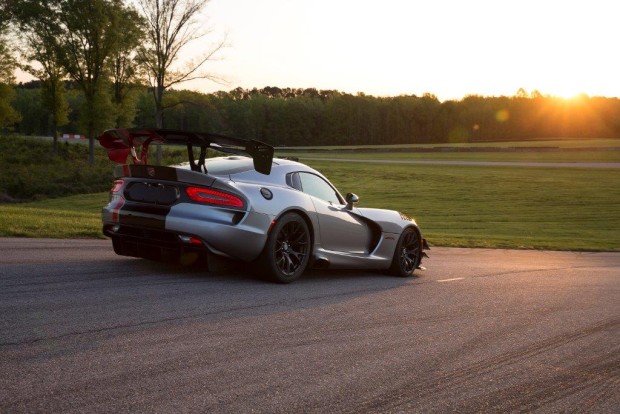 SRT-Viper-ACR-34