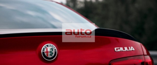 Alfa_Romeo_Giulia_2016_10