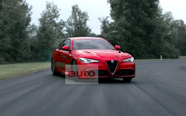 Alfa_Romeo_Giulia_2016_8