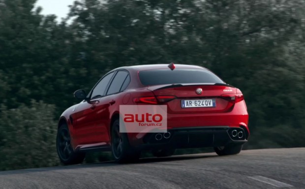 Alfa_Romeo_Giulia_2016_9