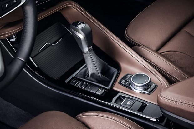 BMW-X1-2016-interior-13