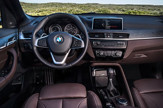 BMW-X1-2016-interior-17