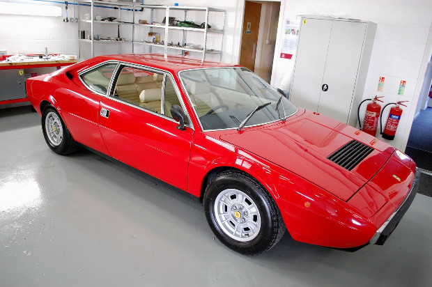 Ferrari-308-GT4