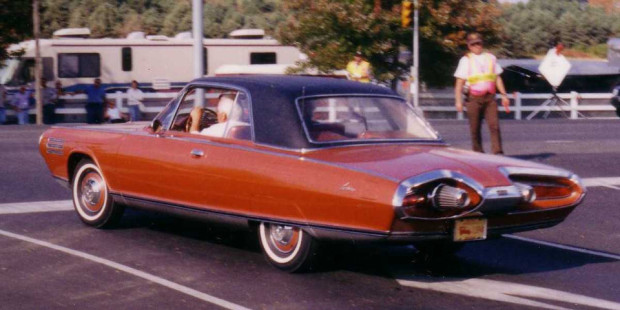 Chrysler-Turbine-Car-foto-Christopher-Ziemnowicz