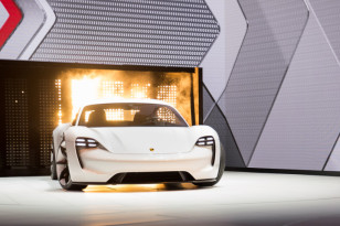 Porsche-Mission-E-11