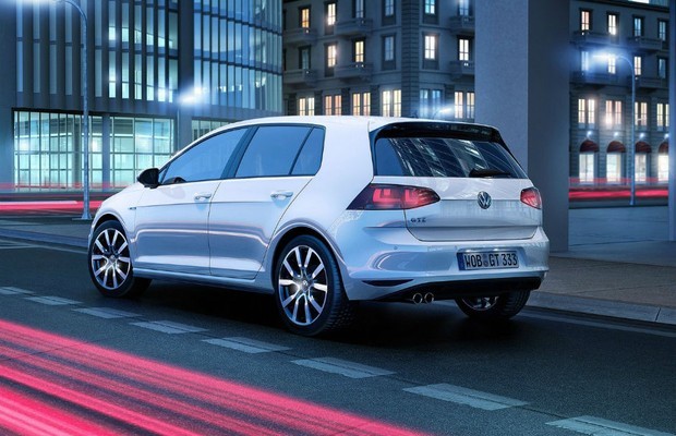 volkswagen-golf_gte_2015_1600x1200_wallpaper_0e