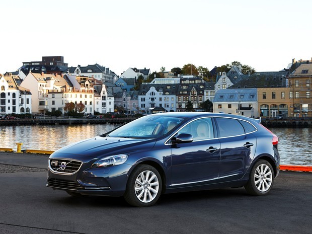 volvo_v40_4