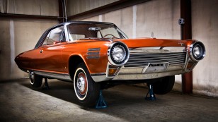 1964-Chrysler-Turbine-front-three-quarter