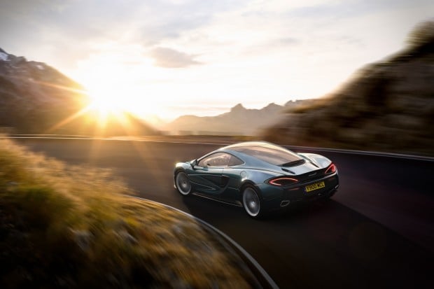 2016-McLaren-570GT-18