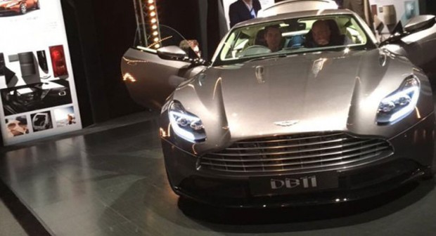 2017-aston-martin-db11-0