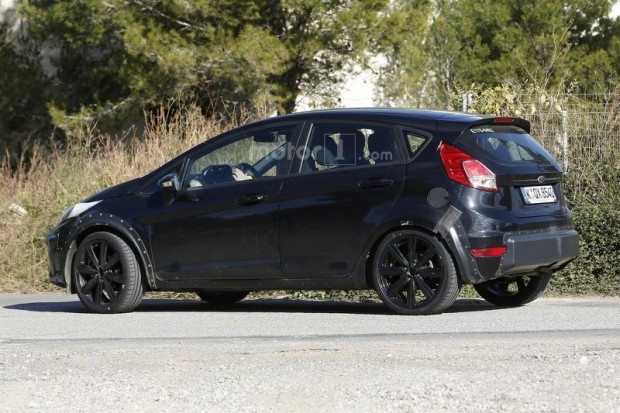 ford-fiesta-test-mule-spy-photo-1