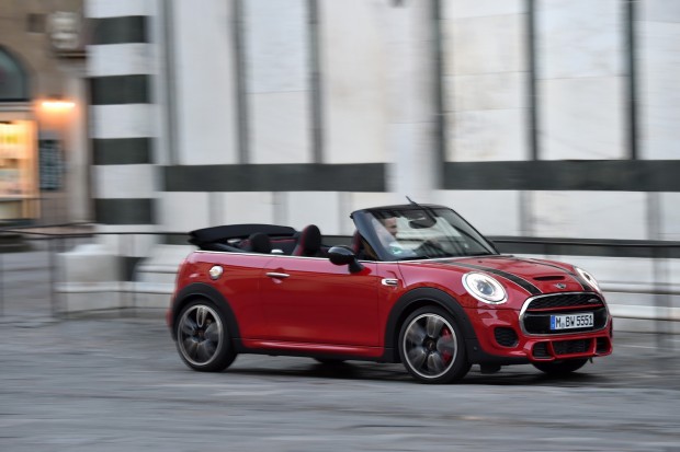 2017-mini-convertible-jcw-13