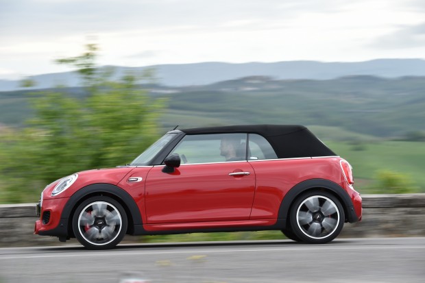 2017-mini-convertible-jcw-27