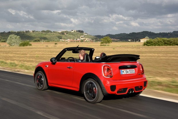 2017-mini-convertible-jcw-64