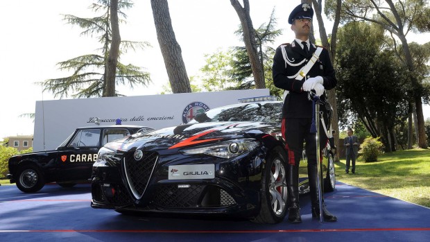 alfa-romeo-giulia-quadrifoglio-for-the-carabinieri-6