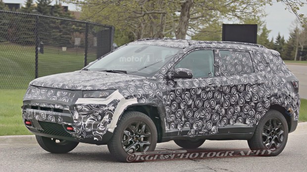 jeep-compass-patriot-replacement-spy-photo-2