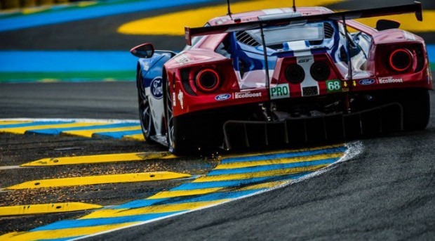 68-FORD-CHIP-GANASSI-TEAM-USA-FORD-GT-Joey-HAND-USA-Dirk-MÜLLER-DEU-Sébastien-BOURDAIS-FRA--696x385