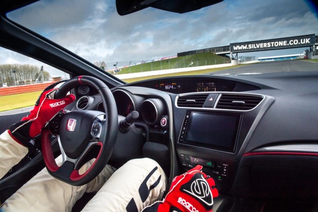 Honda Civic Type R sets new benchmark time at Silverstone with Honda BTCC's driver Matt Neal