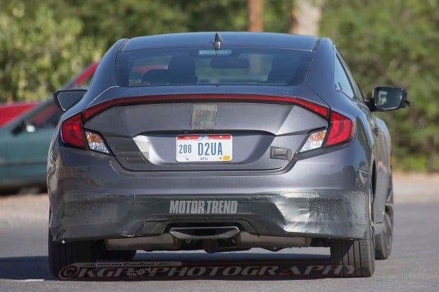 2017-Honda-Civic-Si-Prototype-rear-end-02