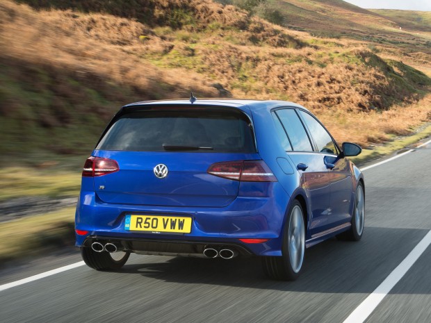 volkswagen_golf_r_5-door_uk-spec_10