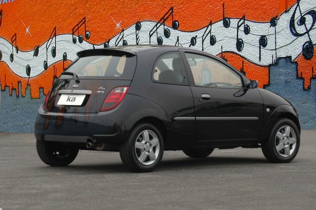 ford-ka-mp3-2005-04b