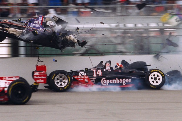 indycar-indy-500-1995-stan-fox-suffers-a-huge-crash-with-eddie-cheever