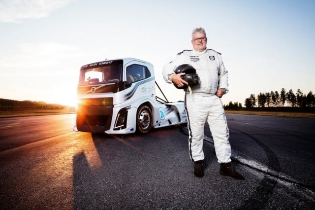 volvo-trucks-iron-knight-world-land-speed-records-5