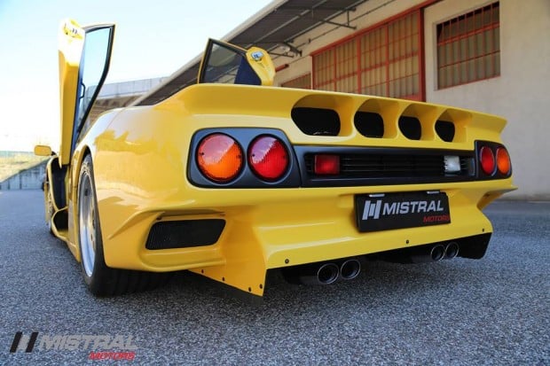 Lamborghini-Diablo-GT1-Stradale-9