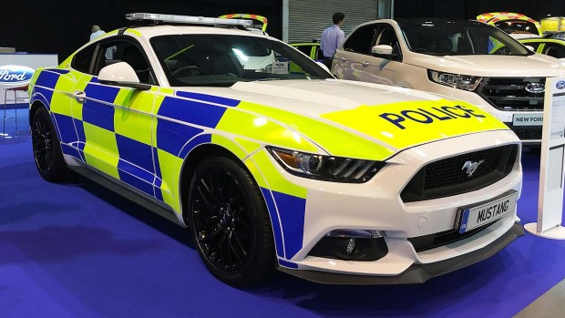 01_Ford_Mustang_Police_car