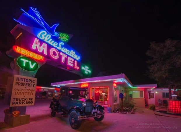 blue-swallow-motel