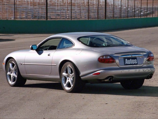 2000_Jaguar_XKRSilverstoneEdition2