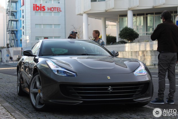 ferrari-gtc4-lusso-c695521022016002617_4