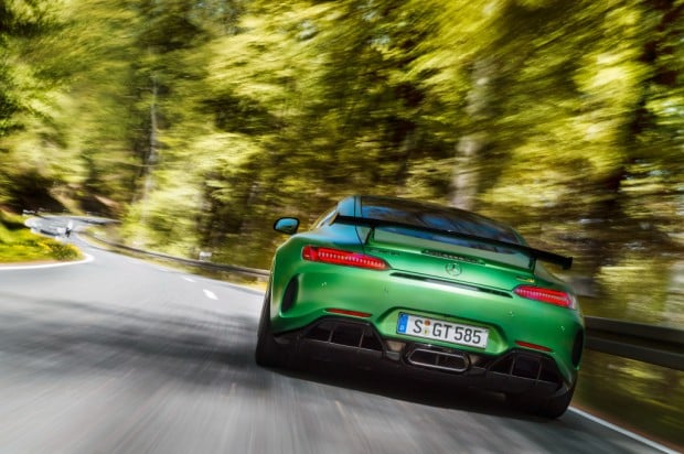 mercedes-amg_gt_r_32