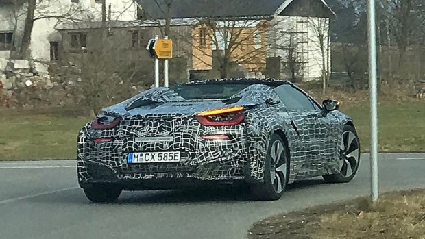 2018-bmw-i8-spyder-spy-photo