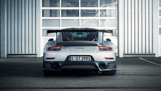 Porsche-911-GT2-RS-1