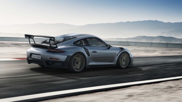 Porsche-911-GT2-RS-4