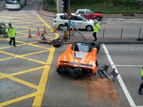 wreckage-of-pagani-zonda-f-that-crashed-hong-kong-100379780-m