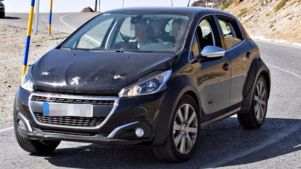 Peugeot-1008Mule-3