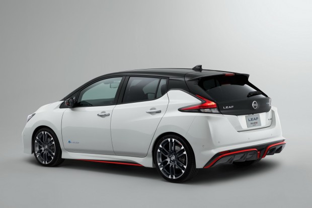 2017-nissan-leaf-nismo-concept-3