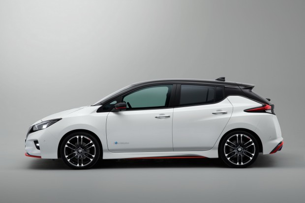 2017-nissan-leaf-nismo-concept-4