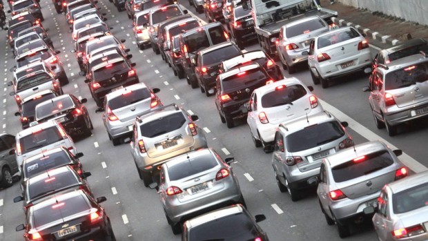 248301863-carros-transito-sao-paulo-1024x576