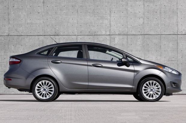 ford-fiesta-sedan-wallpaper-4